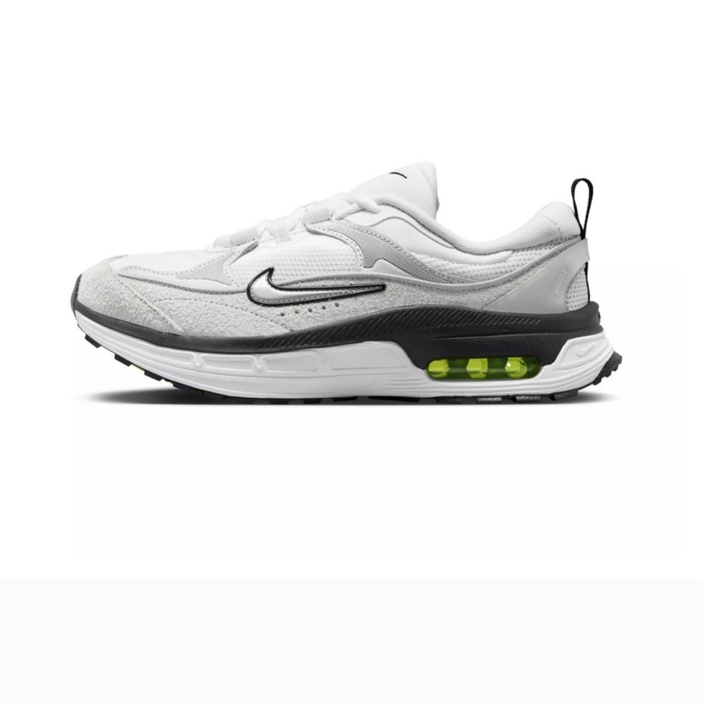 NWOT Nike Air Max Bliss Sneakers